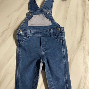 First impressions over all’s